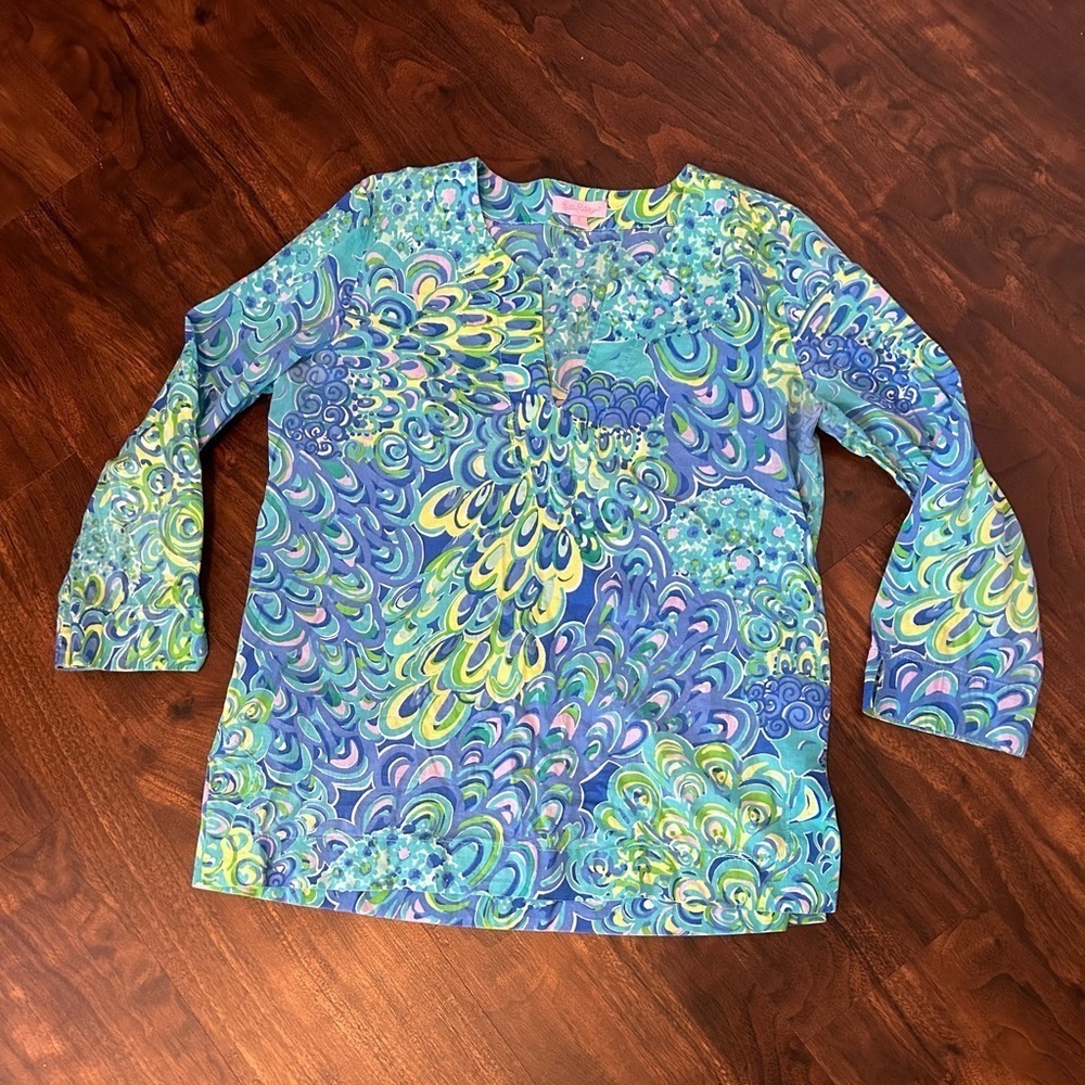 Lilly Pulitzer Amelia Island Tunic 
Sea Blue Lagoon 
Size Small